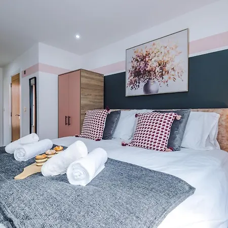 Stunning Centre By 53 Degrees In Birmingham, Ideal For Small Groups! *