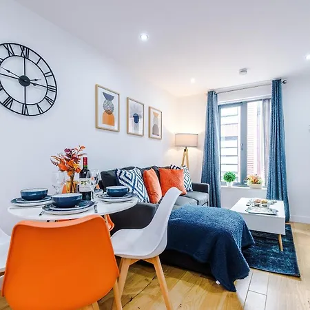 Stunning Centre By 53 Degrees In Birmingham, Ideal For Small Groups!